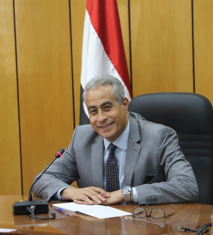 وزير القوى العامله 